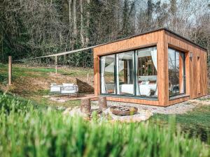 Chalet insolite - SPA - Vue Pyrénées - Brasero外面的花园