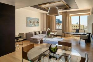 Un lugar para sentarse en The Westin Doha Hotel & Spa