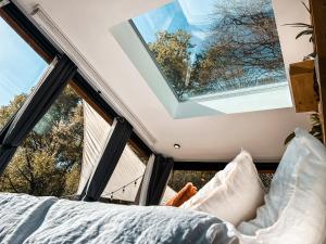 Chalet insolite - SPA - Vue Pyrénées - Brasero客房内的一张或多张床位