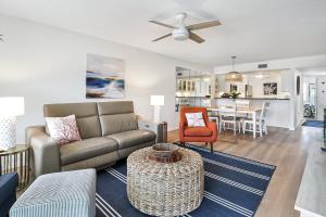 Istumisnurk majutusasutuses Charming Siesta Key condo with private beach access