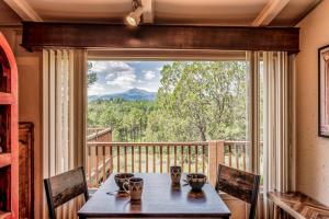 Balkoni atau teres di The Painted Horse Retreat +34 gambar