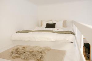Posteľ alebo postele v izbe v ubytovaní NEW - Golden Central Budapest Apartment