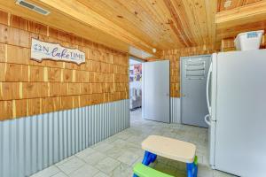 Ảnh trong thư viện ảnh của Table Rock Lake Home with Lake Access and Views ở Golden