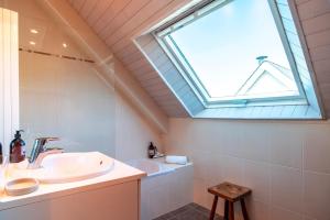 Gallery image of Ti an dour -Au calme avec jardin 10mn de la plage in Crach +20 photos