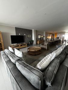 Et tv og/eller underholdning på The Pier 18