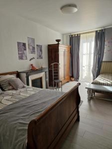 Posteľ alebo postele v izbe v ubytovaní Appartement 120 m² duplex cœur historique au calme