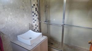 Koupelna v ubytování A Modern EscapeStyle Comfort and Convenience 3 bedroom
