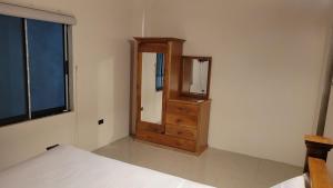Postel nebo postele na pokoji v ubytování A Modern EscapeStyle Comfort and Convenience 3 bedroom
