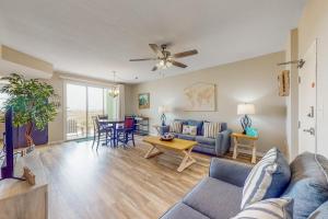 Χώρος καθιστικού στο Navy Cove Harbor 1109