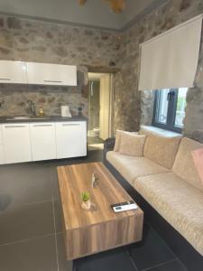 Posedenie v ubytovaní V&M Traditional Luxury Villa