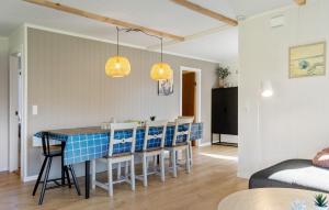 Posezení v ubytování Nice Home In Nordborg With Kitchen