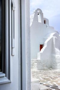 Το κτήριο όπου στεγάζεται  το διαμέρισμα