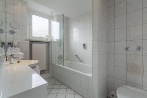 Koupelna v ubytování Garner Hotel Hamburg - Wandsbek Marktplatz by IHG