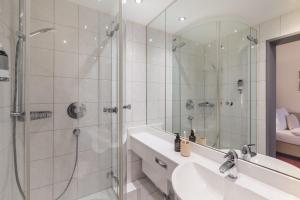 Koupelna v ubytování Garner Hotel Hamburg - Wandsbek Marktplatz by IHG