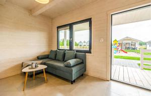 Χώρος καθιστικού στο Nice Home In Dziwnówek With Wifi +6 φωτογραφίες