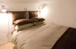 ブダペストにあるDolcevitaのベッド1台(枕2つ付)