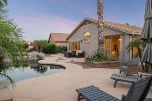 Πισίνα στο ή κοντά στο Monte Cristo Home - Epic Backyard Pool Spa & Firepit