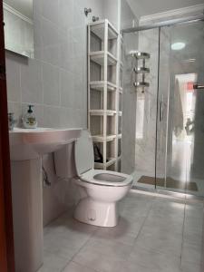 Łazienka w obiekcie Gallud Apartament