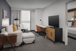 Katil atau katil-katil dalam bilik di Residence Inn by Marriott Seattle Northgate Station