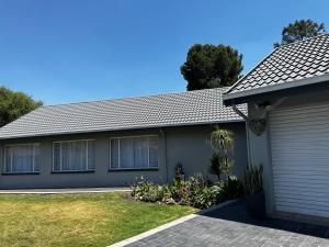 a house with a garage at AfriSky guest house in Kempton Park