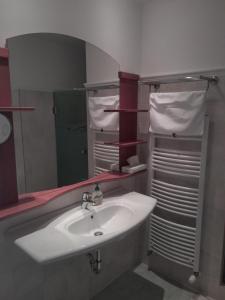 O baie la Alma Apartman 713