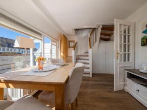 Η κουζίνα ή μικρή κουζίνα στο Brigitte App 2 Ost +6 φωτογραφίες