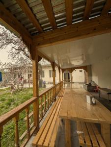 Balkón nebo terasa v ubytování Rima's house Jervezh + 8 fotografií