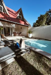Bassein majutusasutuses Chic Home with Private Pool, 1 min to Beach või selle lähedal