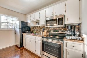 Gallery image of 18 Mi to Downtown Atlanta Quiet Home with Fire Pit in Lithia Springs +16 photos