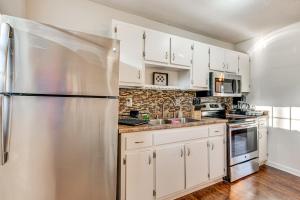 Gallery image of 18 Mi to Downtown Atlanta Quiet Home with Fire Pit in Lithia Springs