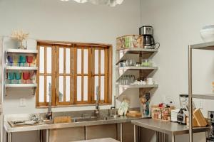 Köök või kööginurk majutusasutuses Kualena Hostal