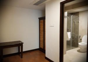 Ένα μπάνιο στο Ziva Suites - A Botique Hotel
