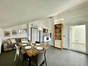 Gallery image of Il Relax con Vista Mare - Free Parking, Wi-Fi in Loano +21 photos