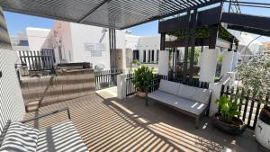 Balkón nebo terasa v ubytování شاليه الروح AlRooh Chalet