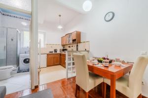 Kuchyňa alebo kuchynka v ubytovaní Work and Play Apartment