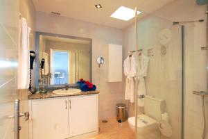 Een badkamer bij Hotel Altamar