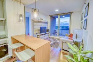 Kuchyň nebo kuchyňský kout v ubytování Vivelite SkyTower 702