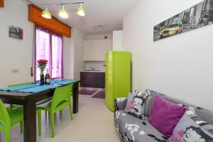 Χώρος καθιστικού στο Casa Alessia-300mt to lake & center Peschiera