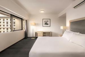 Postel nebo postele na pokoji v ubytování Courtyard by Marriott Darwin