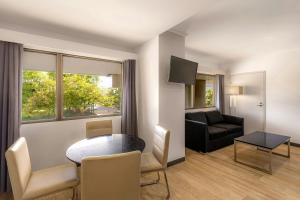 Posezení v ubytování Courtyard by Marriott Darwin