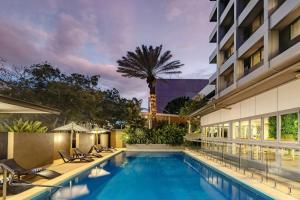 Bazén v ubytování Courtyard by Marriott Darwin nebo v jeho okolí