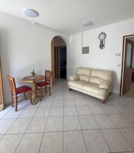 Istumisnurk majutusasutuses Apartma Laganini