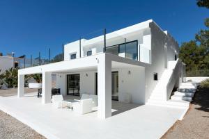 Το κτήριο όπου στεγάζεται  η βίλα