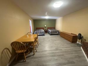 Posezení v ubytování Desert Inn Motel