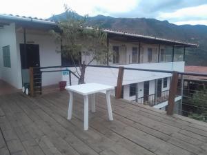 Nespecifikovaný výhled na hory nebo výhled na hory při pohledu z hotelu