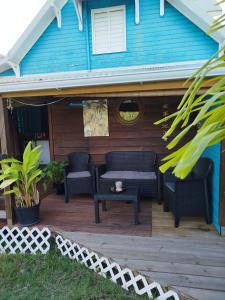 Istumisnurk majutusasutuses Ti-Case Appartement Jacuzzi à 100m de la plage
