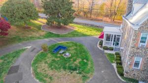 Gallery image of Mansion in the Mountains - Luxury, Peace & Family in Suffern +86 photos