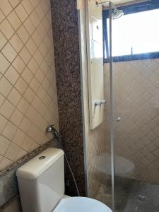 Koupelna v ubytování M&V Flats - Prédio Let's Idea- 1 km Mané Garrincha - 500m Esplanada dos Ministérios - Ar condicionado - Cama queen size - Piscina - Academia