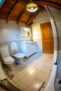 ห้องน้ำของ Bosque Dormido Cabañas & Spa
