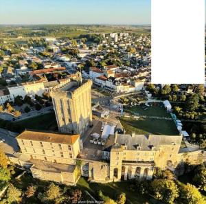Gallery image of CHAMBRE 4 Face au Donjon in Pons +1 photo